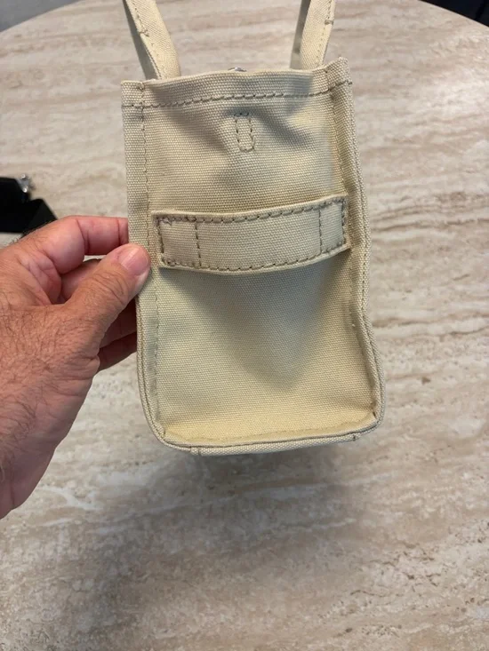 Marc Jacobs Small Logo “The Tote Bag” in Beige Canvas with Black Crossbody Strap - Picture 7 of 12